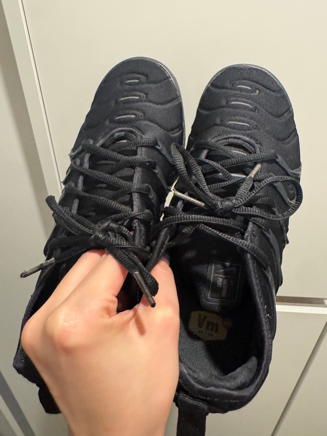 Nike Air Vapormax Plus Triple Black 상품이미지3