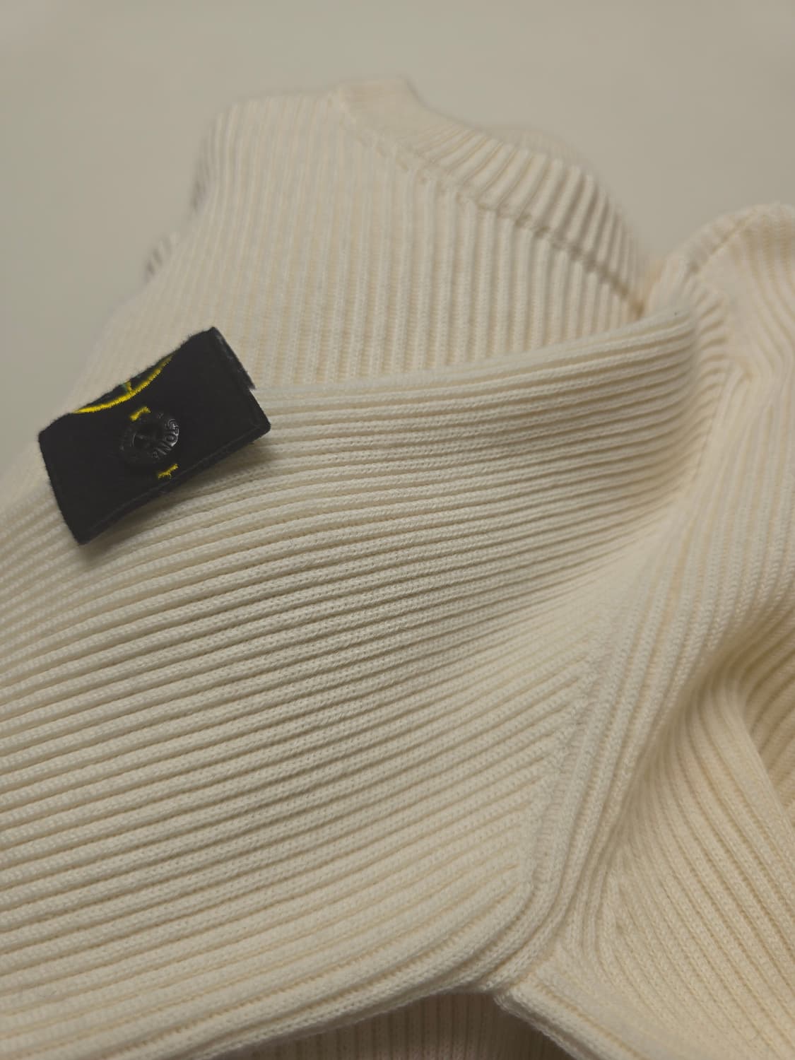 스톤아일랜드 아이보리 리브 니트 M(정품) 상품이미지7