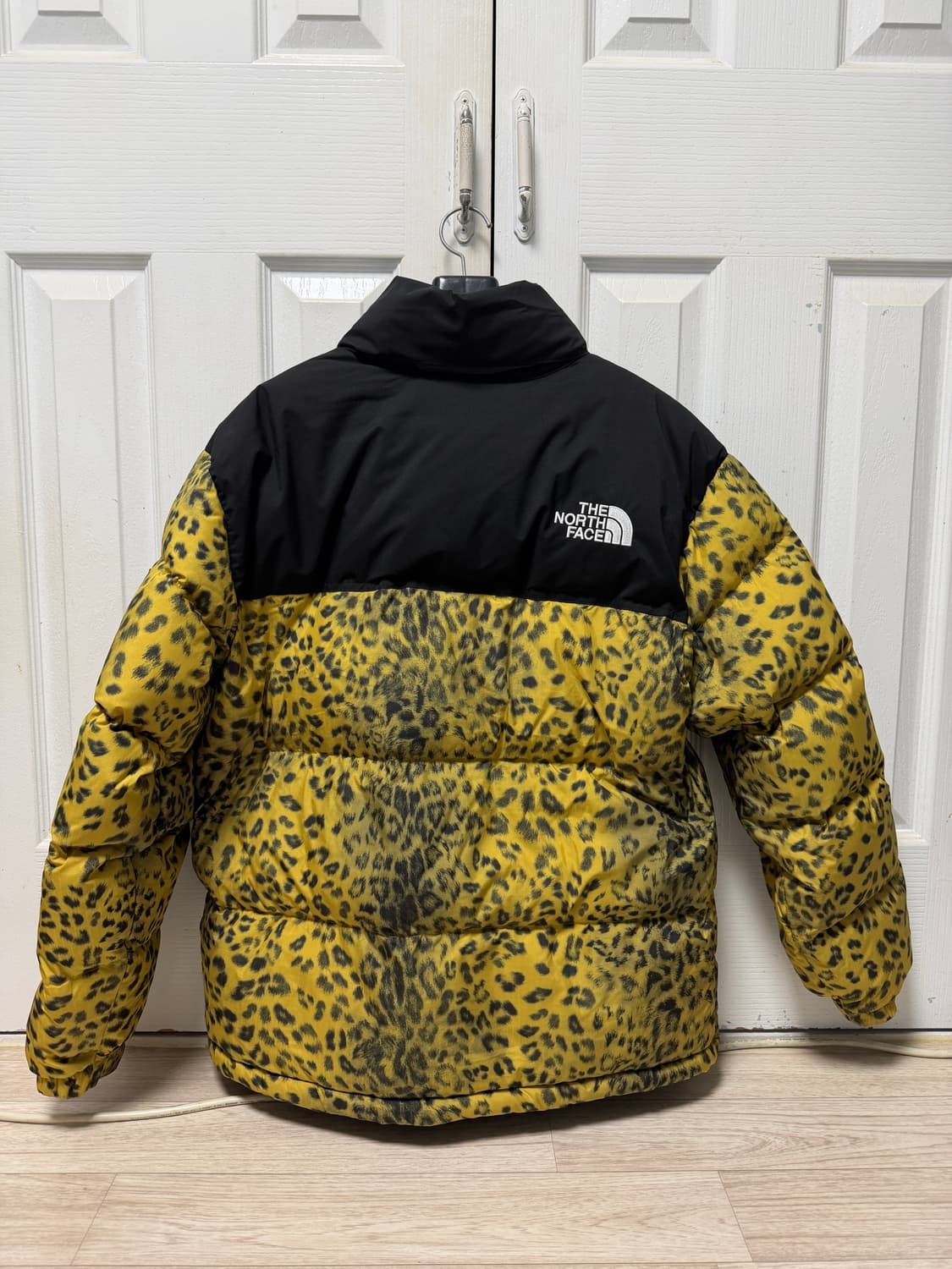 노스페이스 눕시 레오파드 패딩 상품이미지2