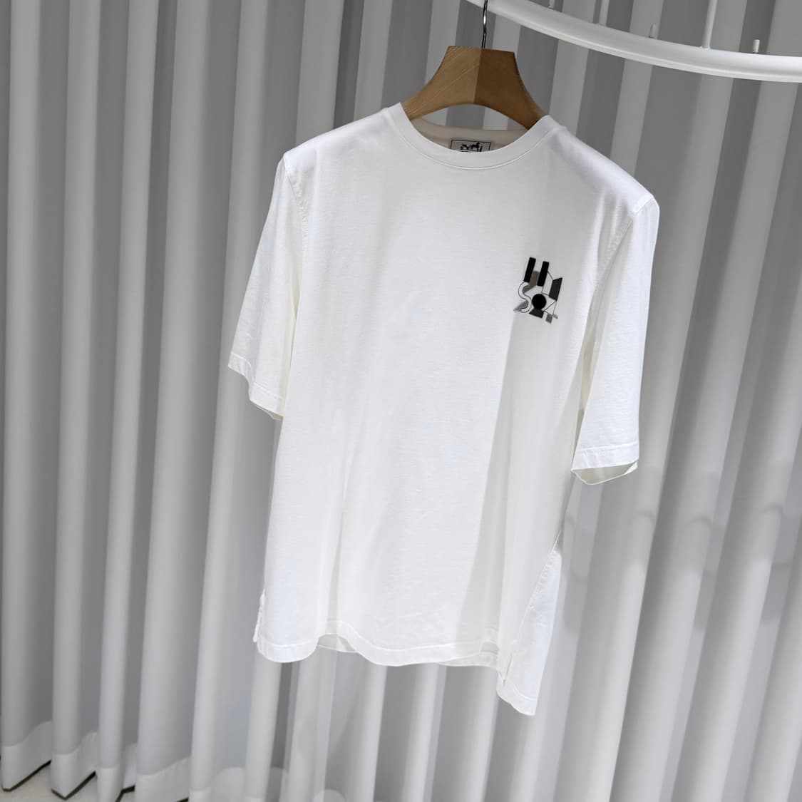 (S+급/M) / 에르메스 램스킨 레더 패치 화이트 반팔 티셔츠 상품이미지2