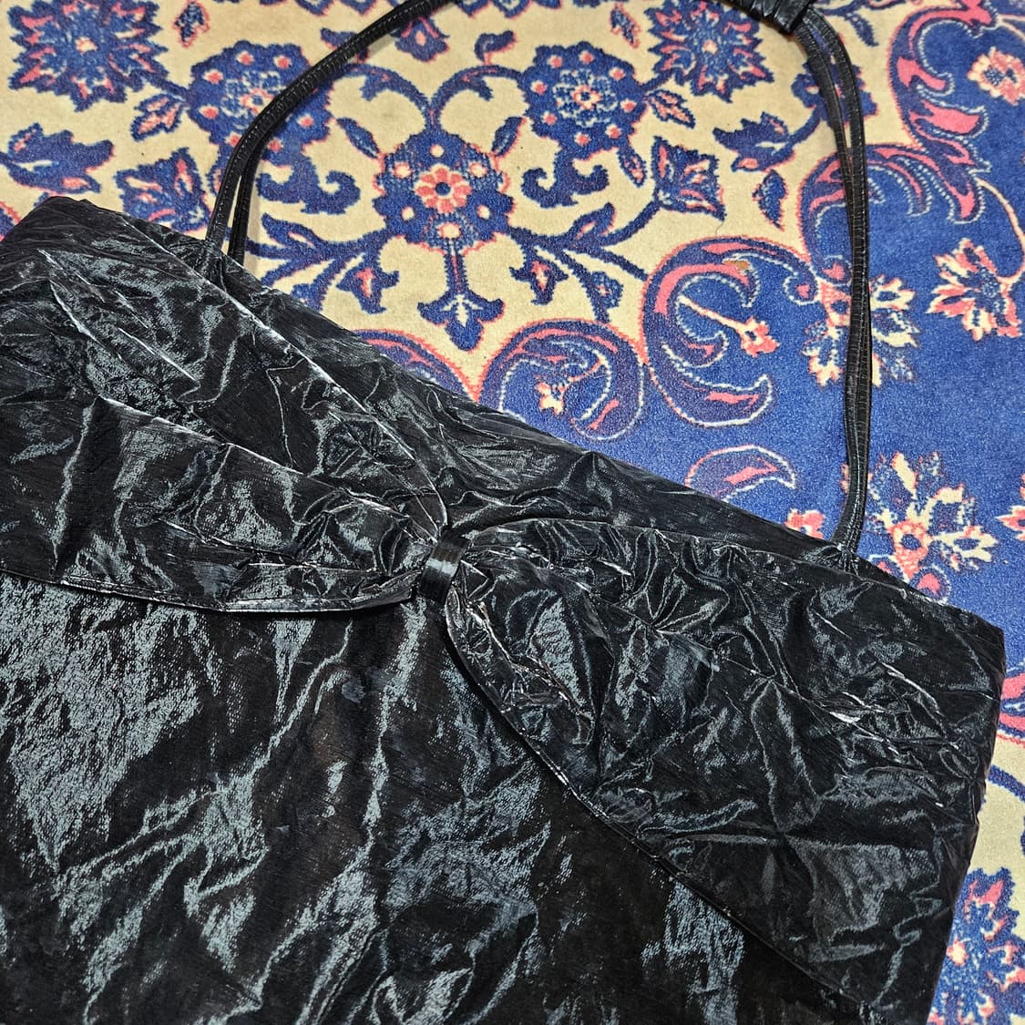 (미사용)콰니(KWANI) 24ss 리본 유광 토트 숄더백 상품이미지5