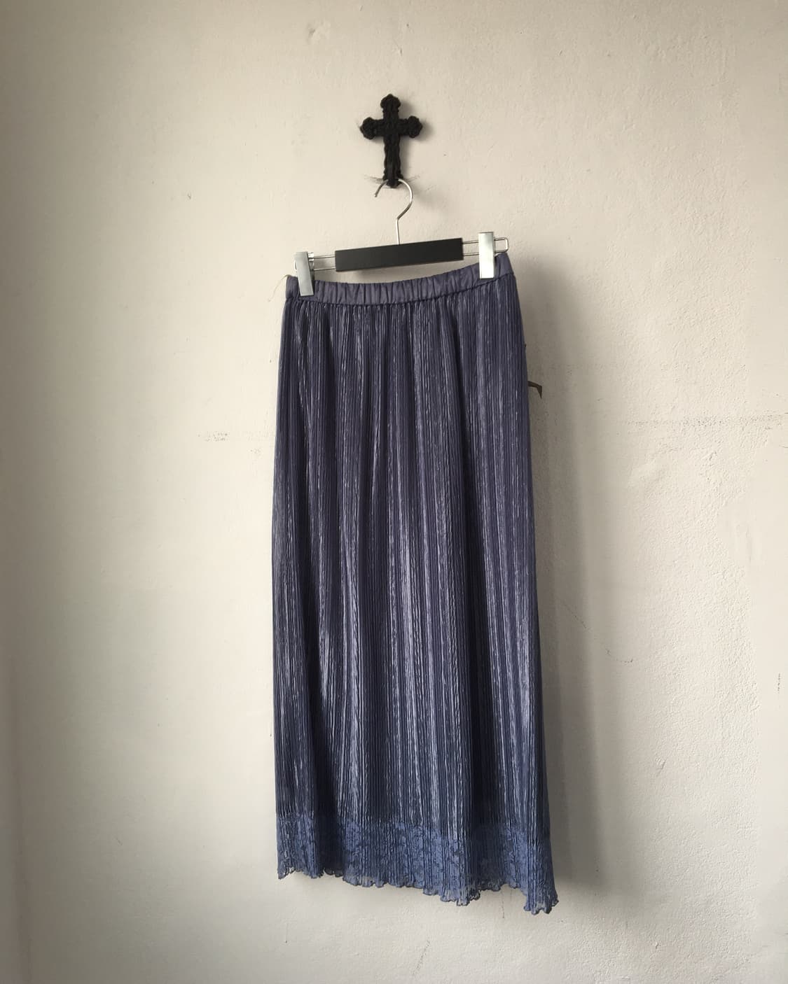 Lace trimming pleats long skirt 상품이미지1