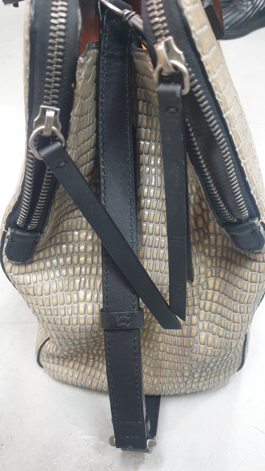 루즈앤라운지 나비드스네이크스킨더블집 가죽가방 상품이미지5