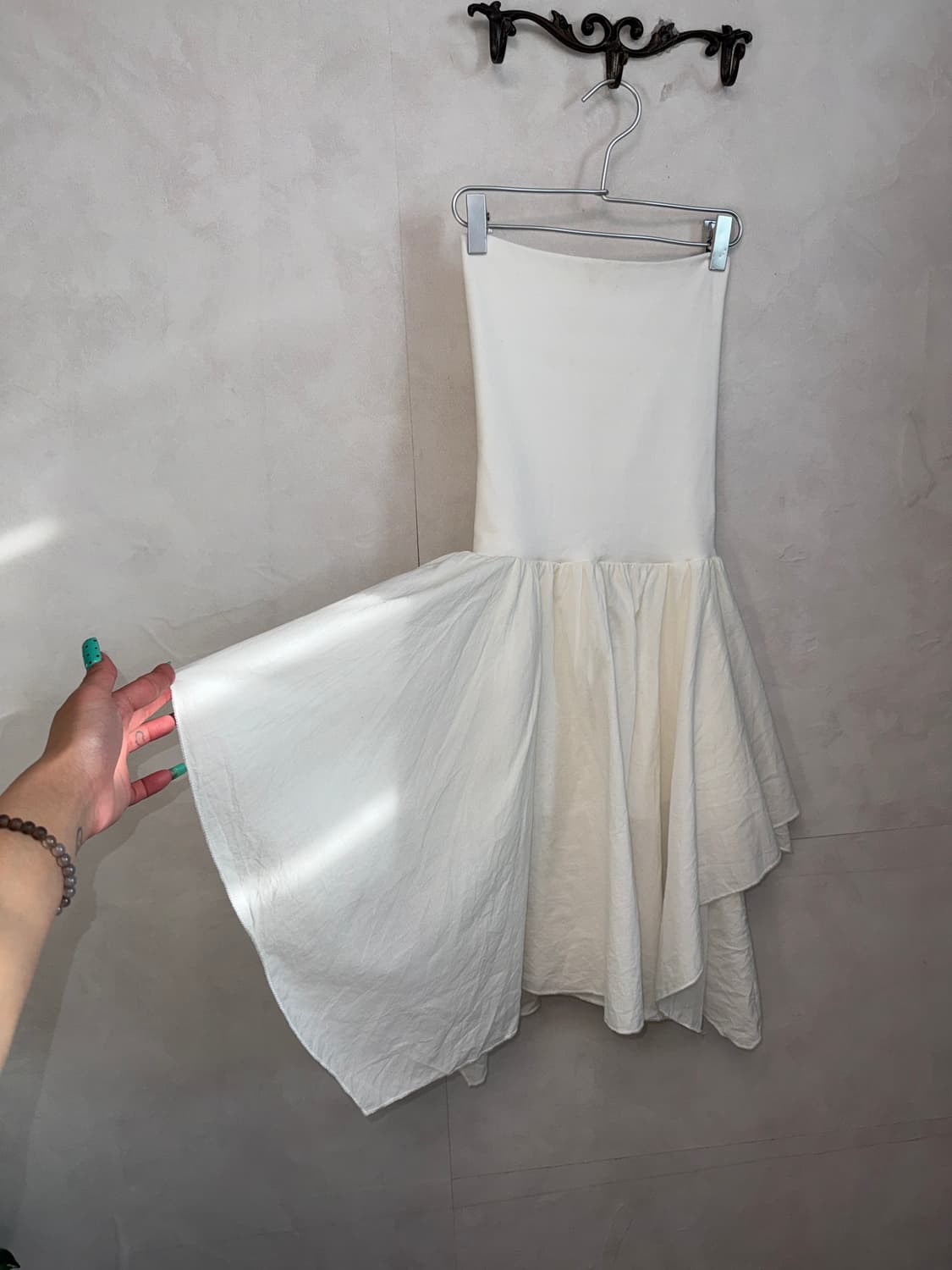 White unbalanced tube top ops 상품이미지4