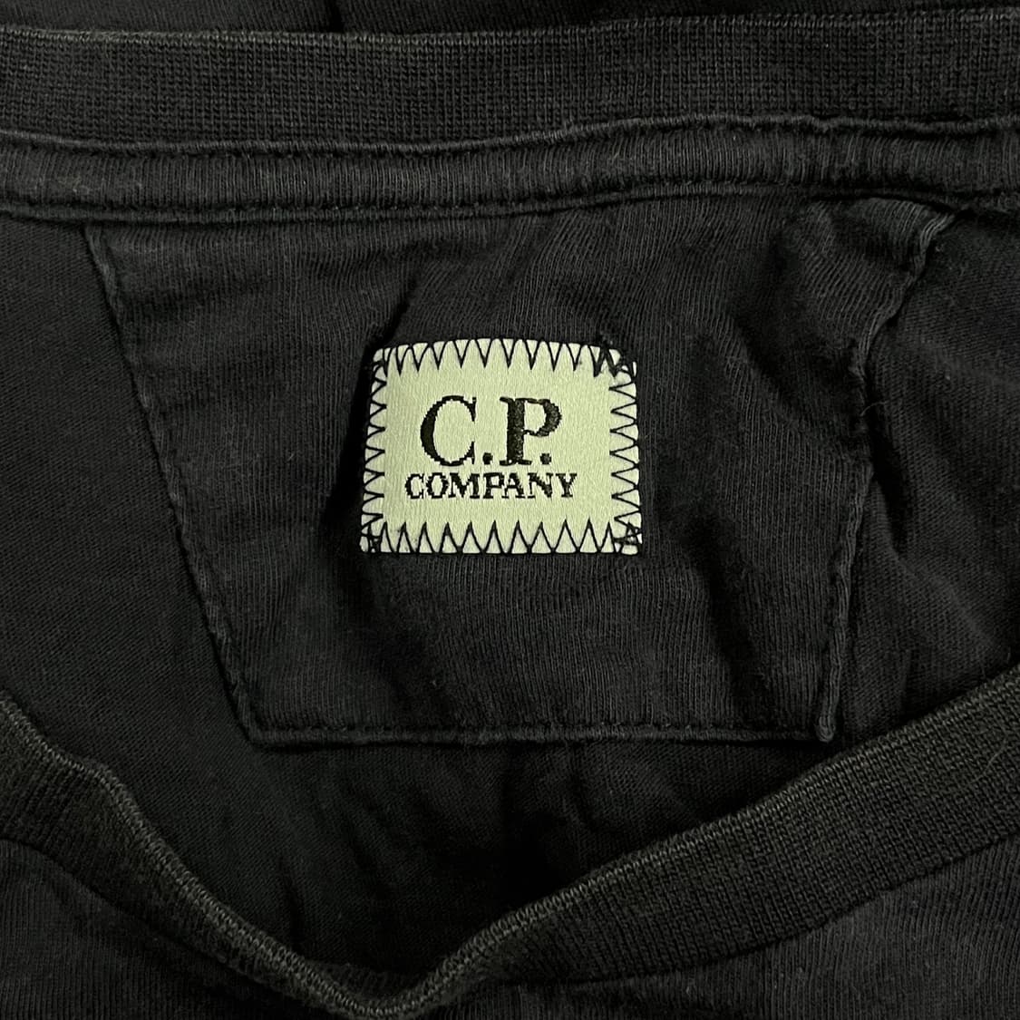 [정품/2XL] CP컴퍼니 반팔티 네이비 b18 상품이미지4