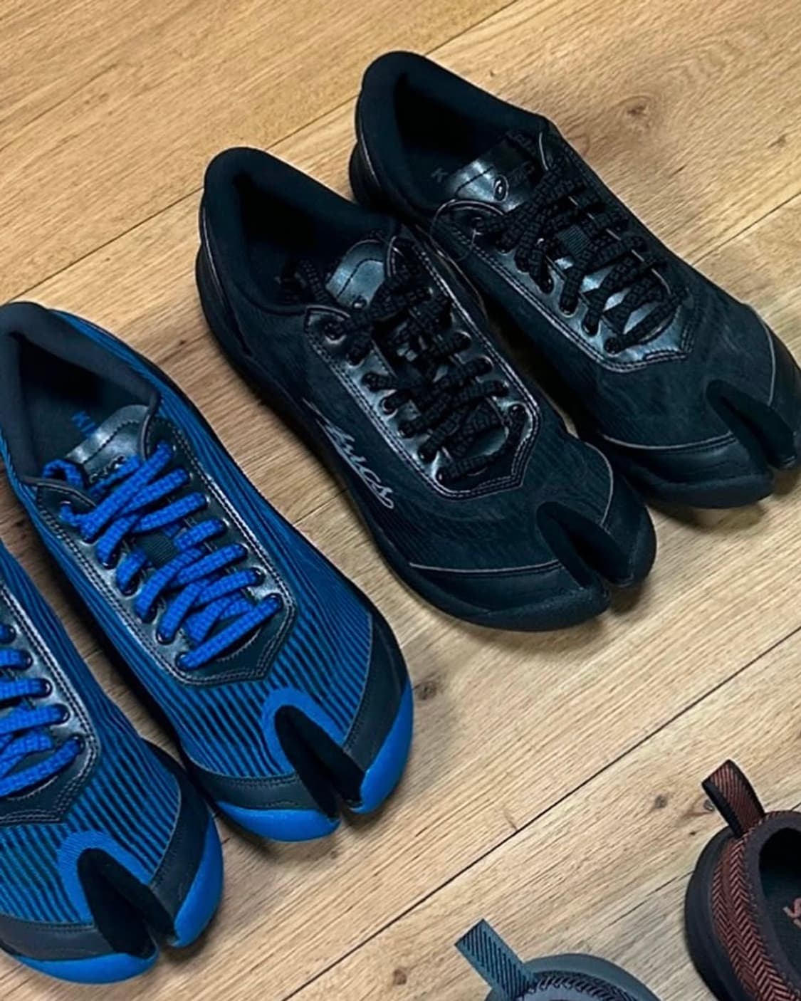 아식스키코 ASICS ILARGI FF - 블랙265 , 블루260 상품이미지1