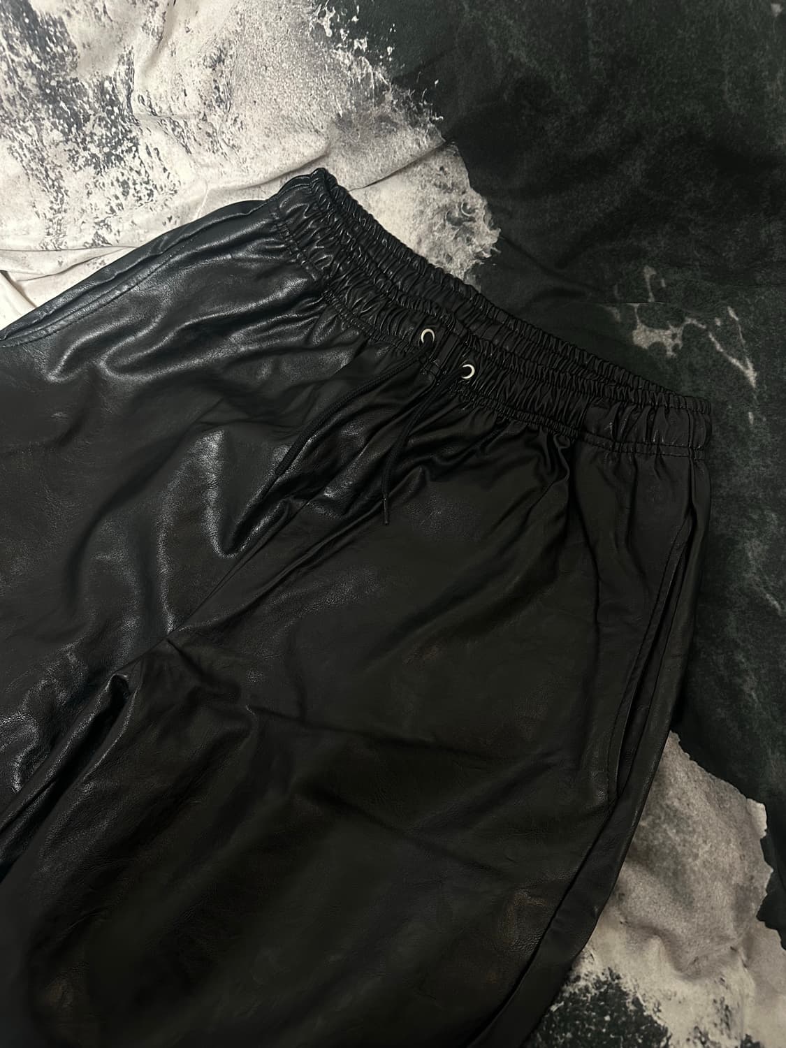 빈티지 비건레더 와이드핏 밴딩팬츠 상품이미지3