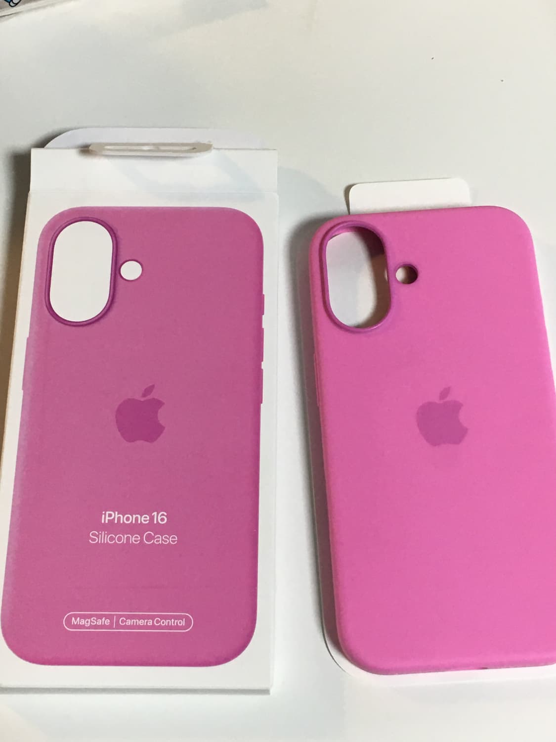 아이폰16 정품 실리콘케이스 상품이미지1