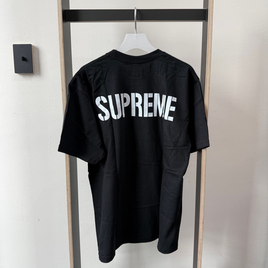 슈프림 로고 월드 페이머스 반팔 티셔츠 2컬러 상품이미지5