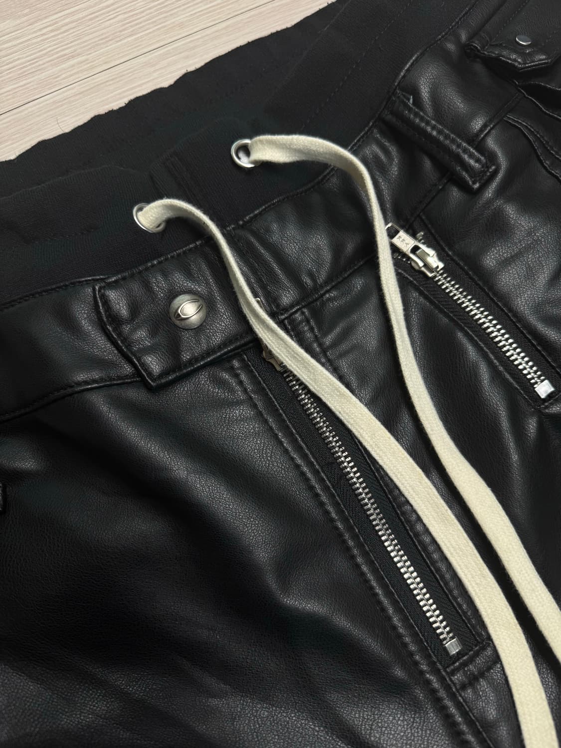 Cozy Worldwide 레더팬츠 / Size L 상품이미지2