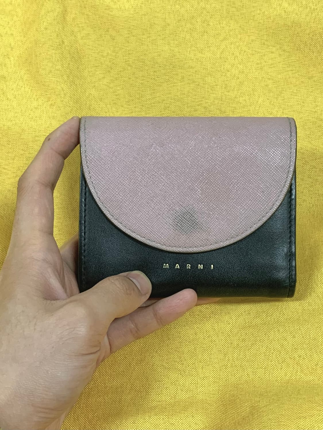 마르니 반달 반지갑 상품이미지1