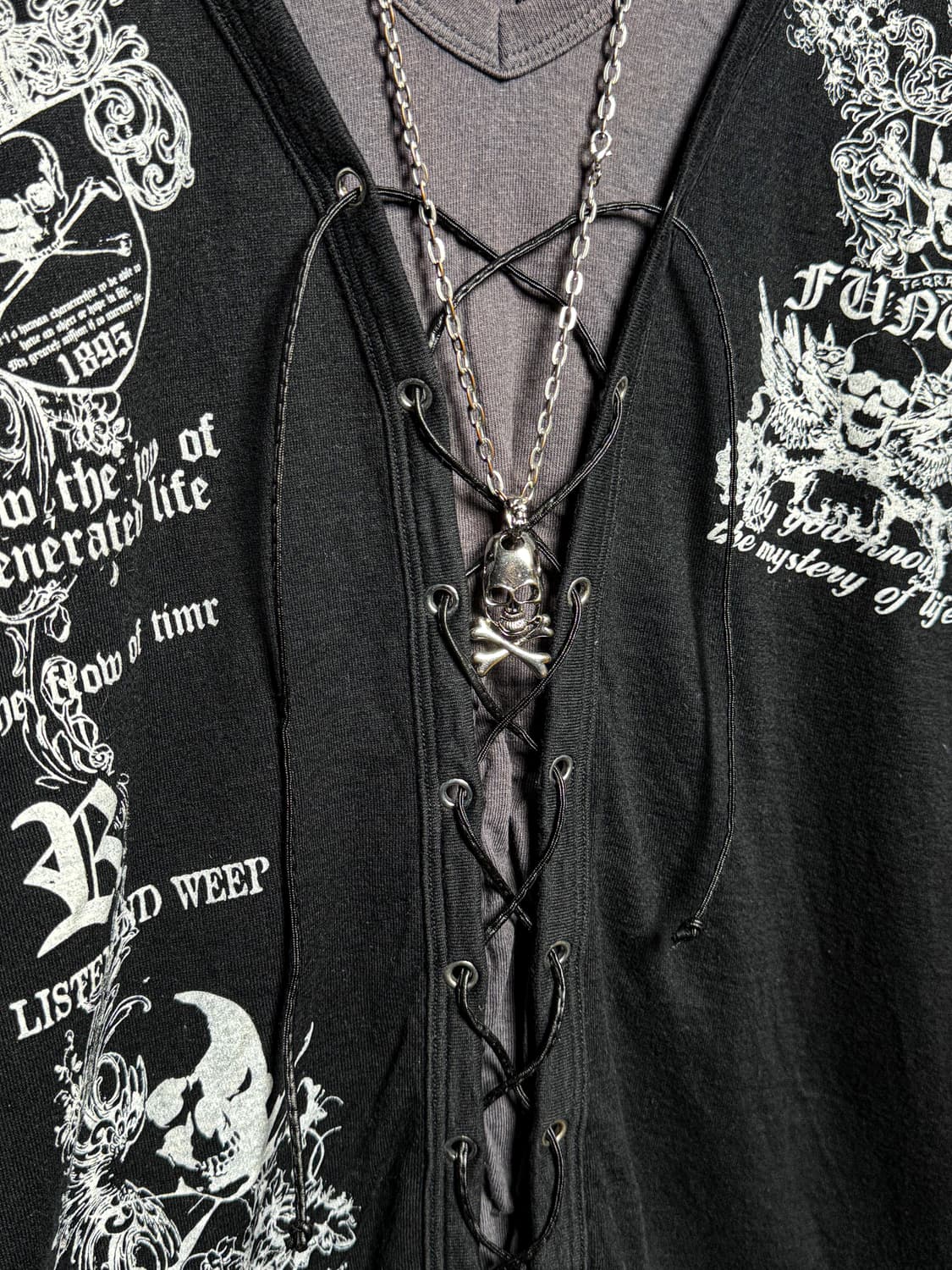 Gothic Lace-Up Chain Layered T-shirt 상품이미지3