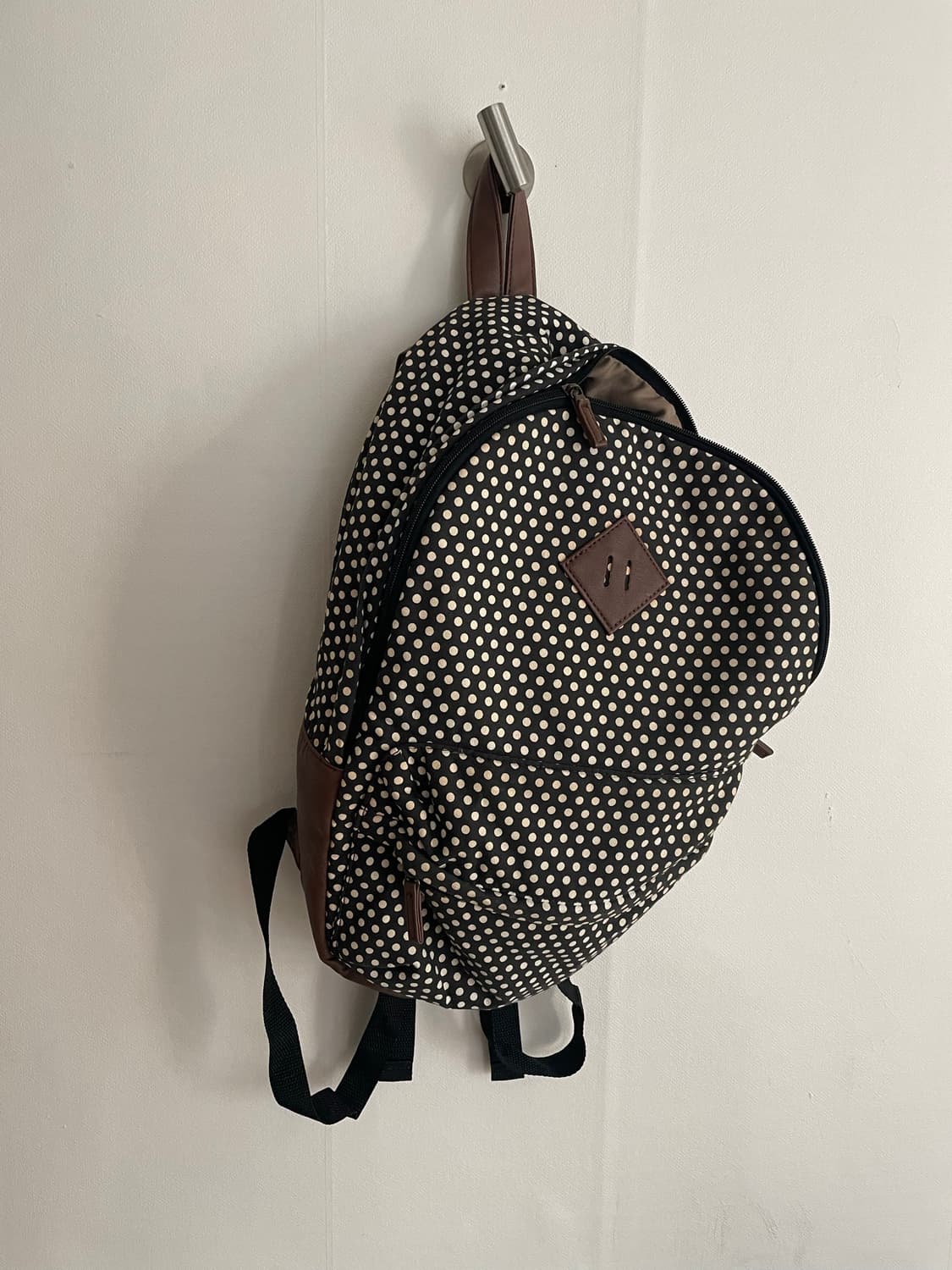 Dot brown backpack  상품이미지1