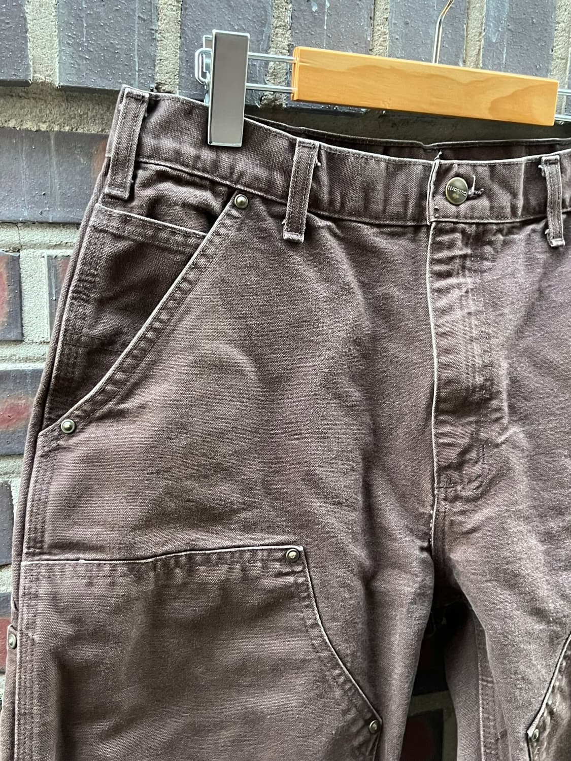 00's [33x30] 칼하트 B136 DKB 더블니 워크팬츠 다크브라운 상품이미지5