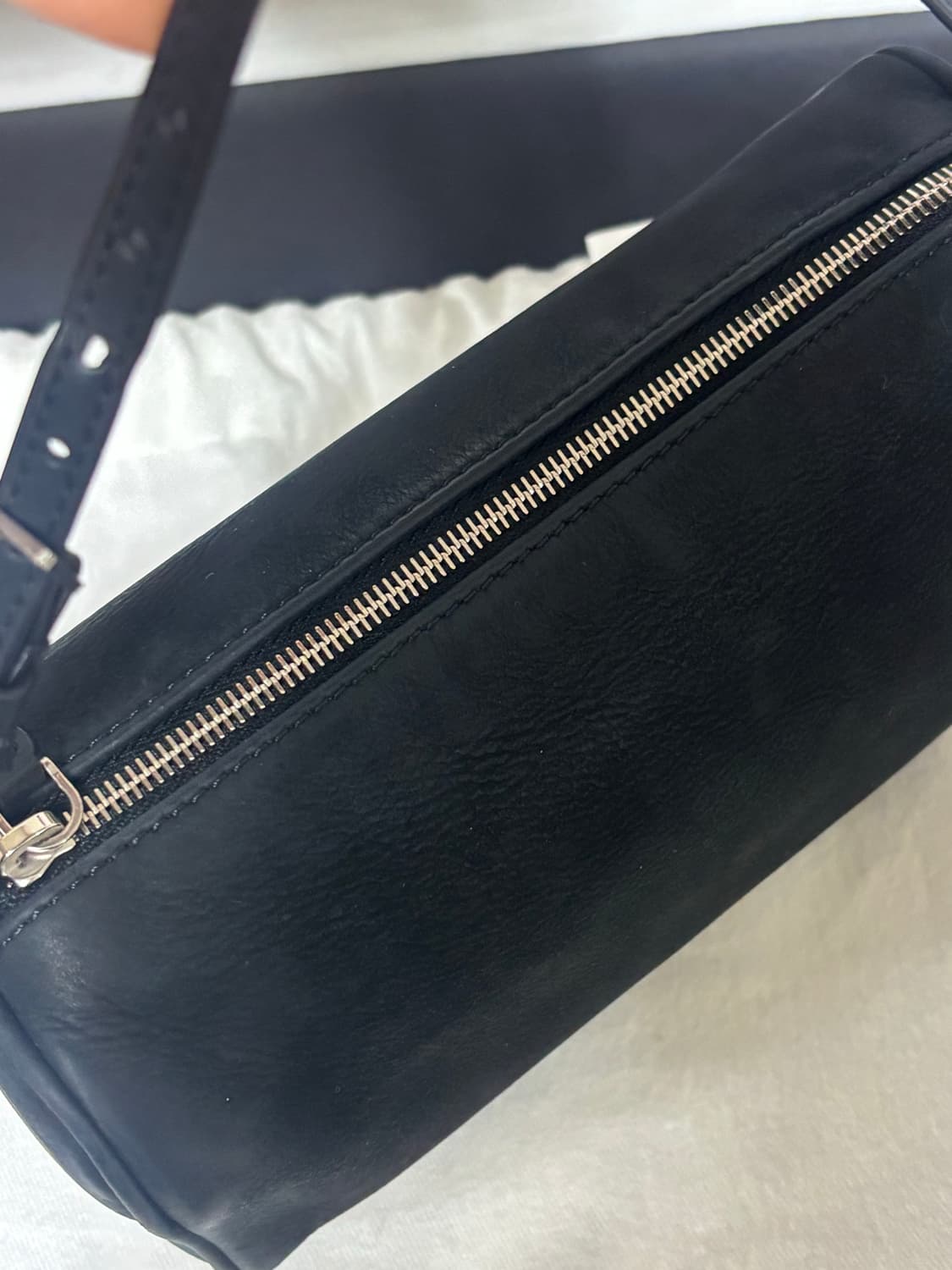 The row 더로우 90 90s 누벅 블랙 상품이미지4