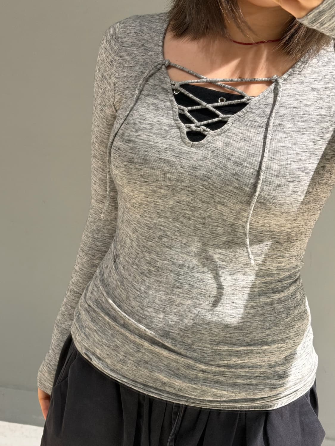 Hollister eyelet detail long sleeve 상품이미지3