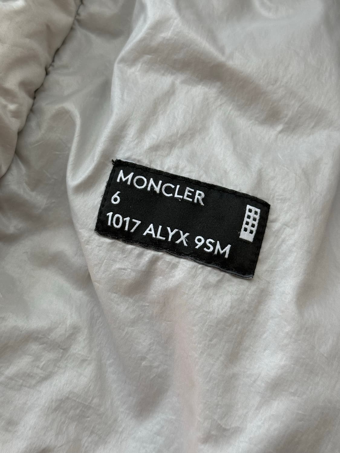 몽클레어 알릭스 1017 9SM 나일론 길렛 다운 상품이미지2