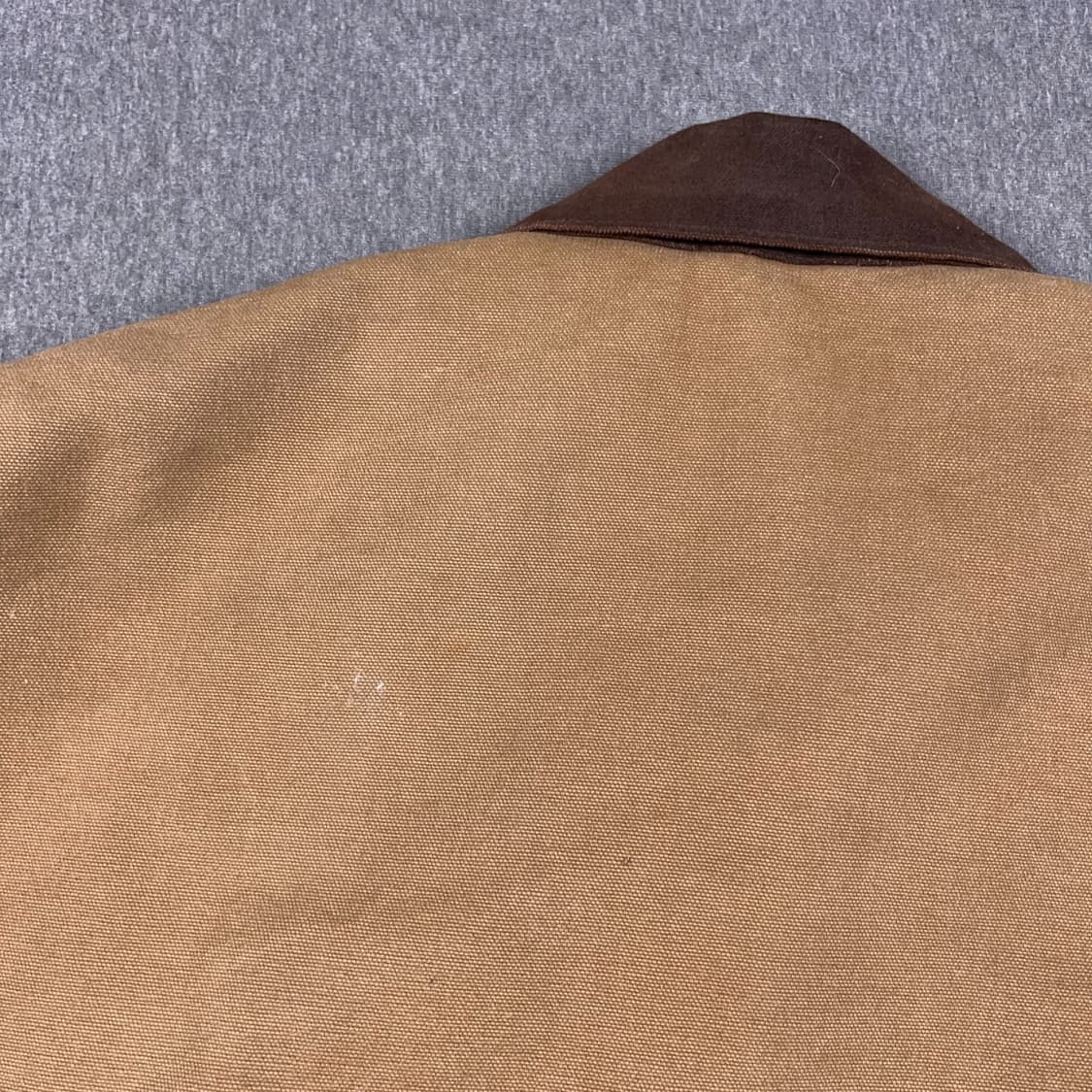 칼하트 J97 디트로이트 어도비 럼버 커스텀 자켓 브라운 CML 상품이미지10