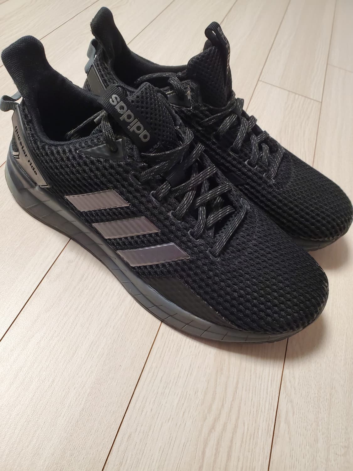 아디다스 운동화 퀘스타 라이드 EE8374 러닝화 사이즈265

러닝화/ 상품이미지4