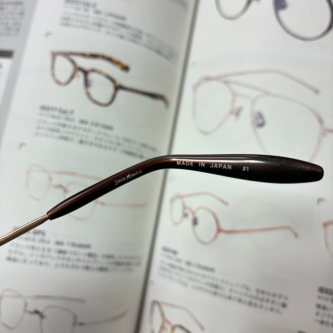 SANTA MONICA 산타모니카 골드 반무테 티타늄 안경 상품이미지4