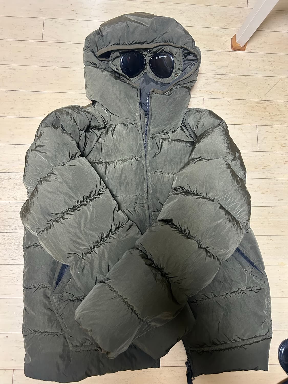 24FW cp컴퍼니 에코 크롬-r 고글패딩 상품이미지1