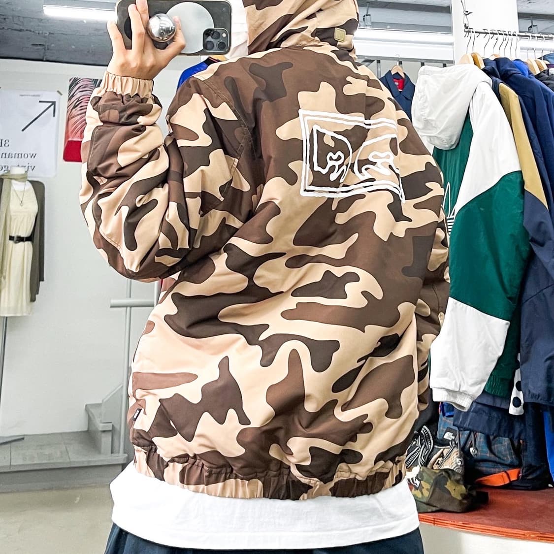 오베이 아이즈 로고 데저트 카모플라쥬 점퍼 상품이미지1