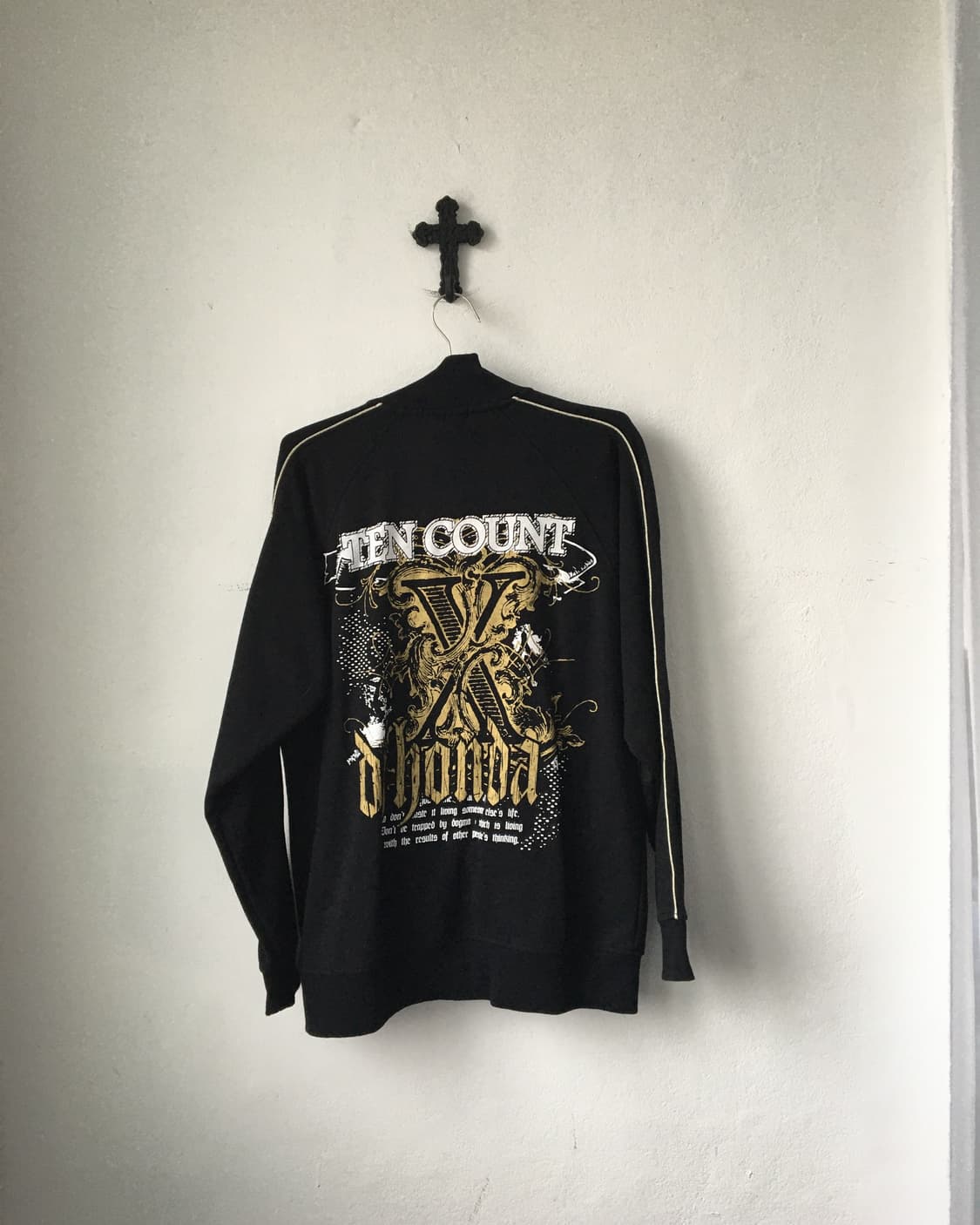 Back printing point high neck zip up 상품이미지1