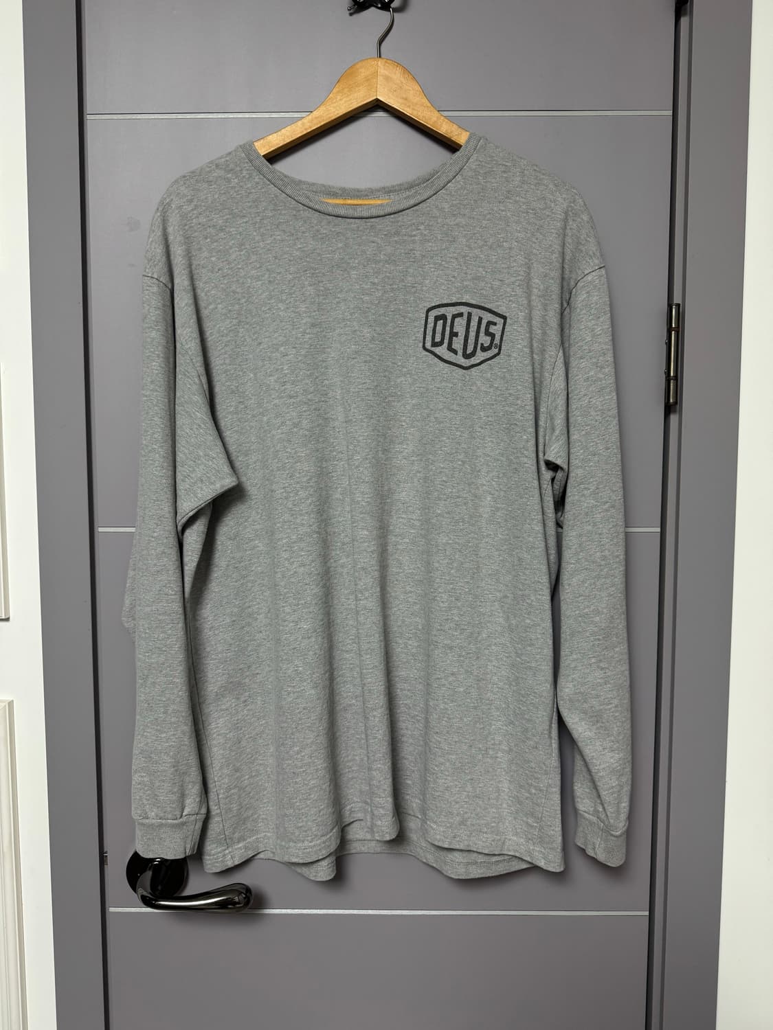 데우스 엑스 마키나 롱슬리브 xl 그레이 상품이미지1