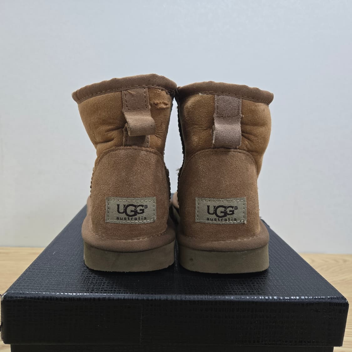 230 어그 UGG 클래식 미니 체스트넛 하자 상품이미지4