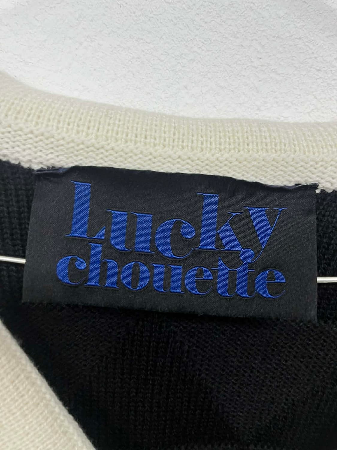 럭키슈에뜨 21년 신형 러플 카라 울 니트 가디건 상품이미지4