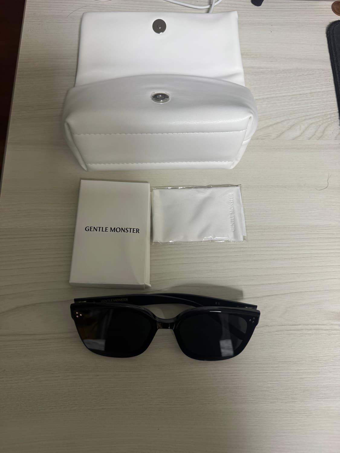 젠틀몬스터 바이01 상품이미지2