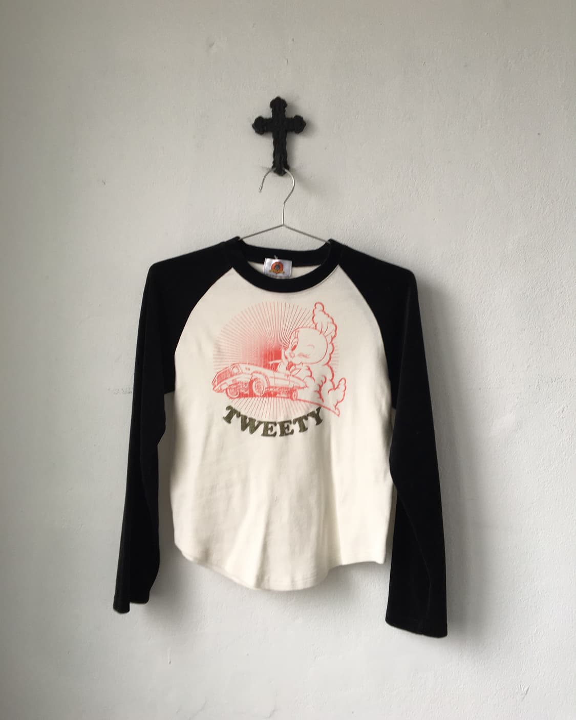 Looney tunes tweety raglan sleeve 상품이미지1