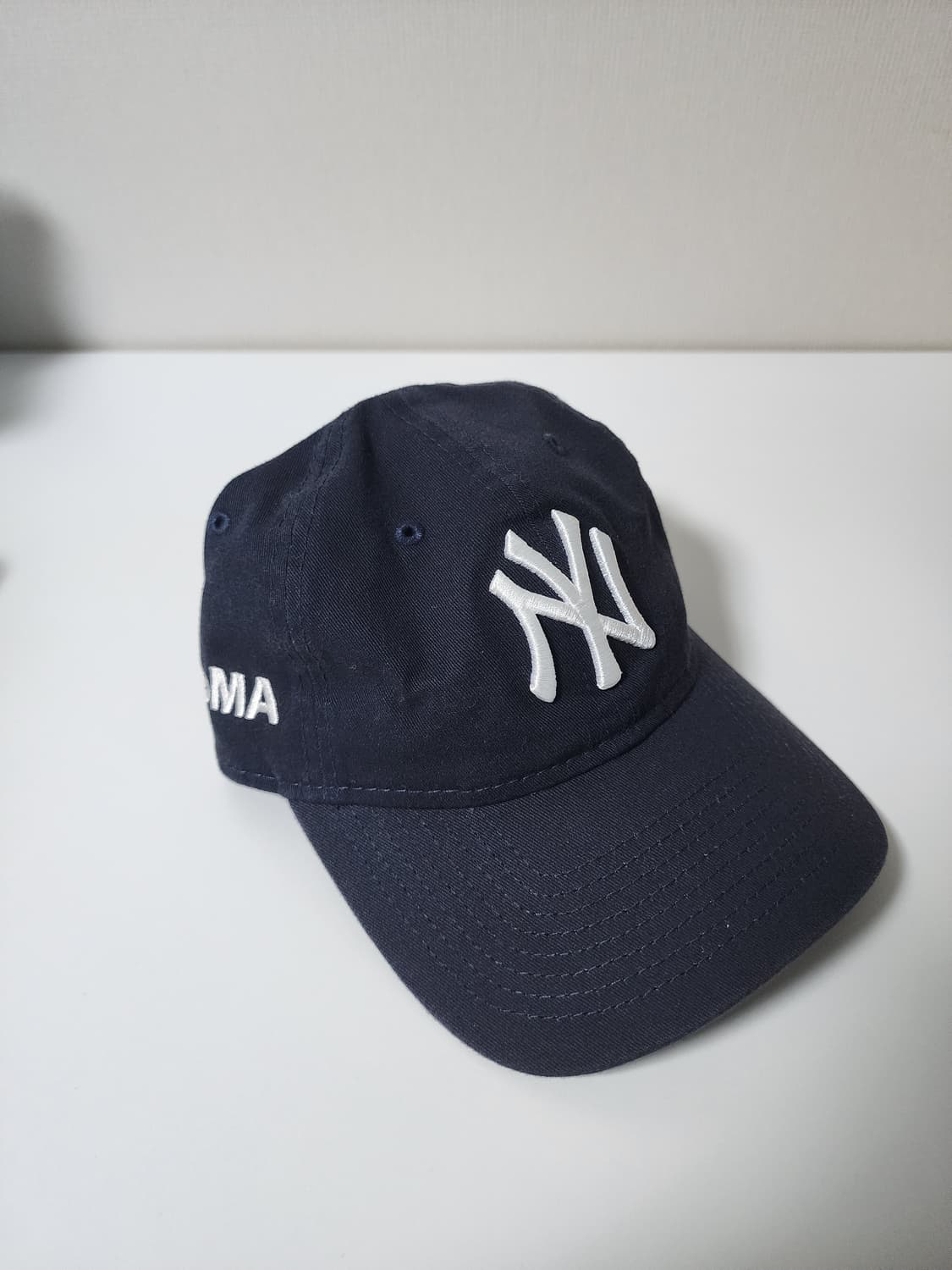 뉴에라 모마 네이비 볼캡 상품이미지1