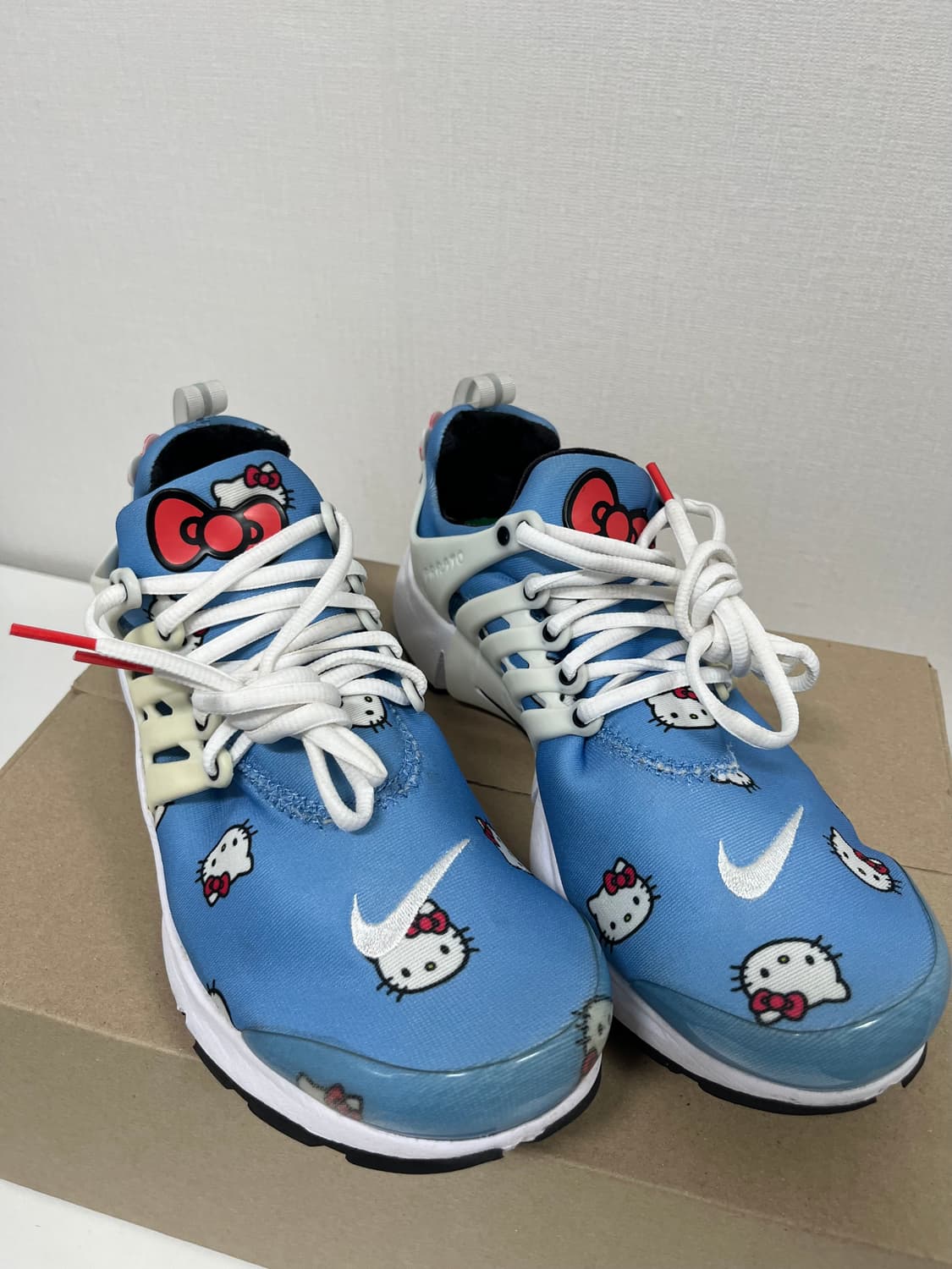 나이키 x 키티 에어 프레스토 270 상품이미지1