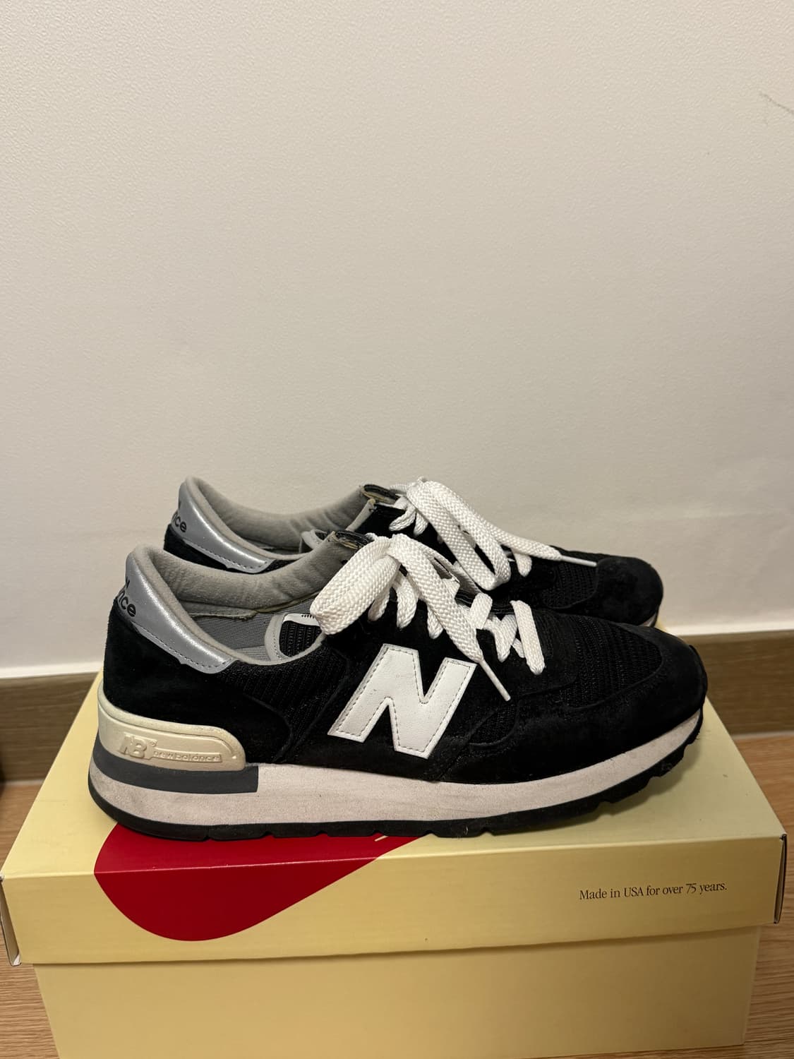 뉴발란스 990v1 블랙(260) 상품이미지1