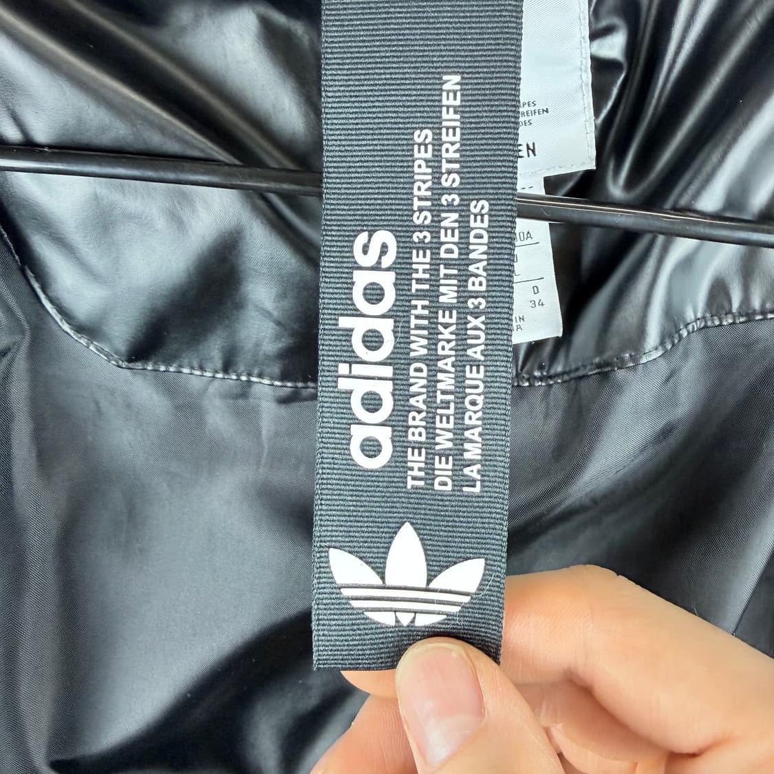 (S) 아디다스 유광 쇼트 다운 패딩 블랙 상품이미지8