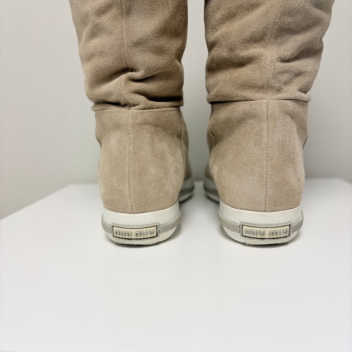 미우미우 퍼 스웨이드 롱 부츠 상품이미지4