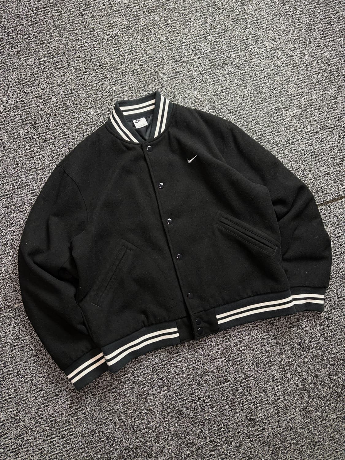 나이키 스우시 어센틱 스타디움 울 바시티 자켓 2195 상품이미지1