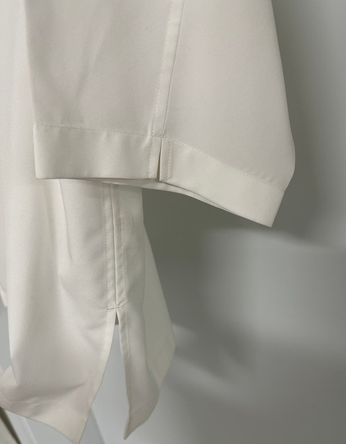 [아크네] 여성 화이트 오버사이즈 셔츠 상품이미지2