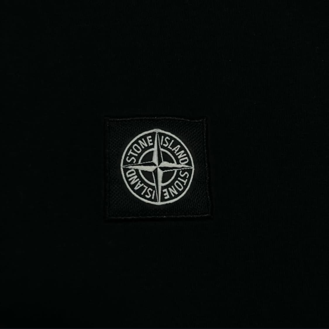 스톤아일랜드 박스 패치 로고 블랙 반팔티 상품이미지3