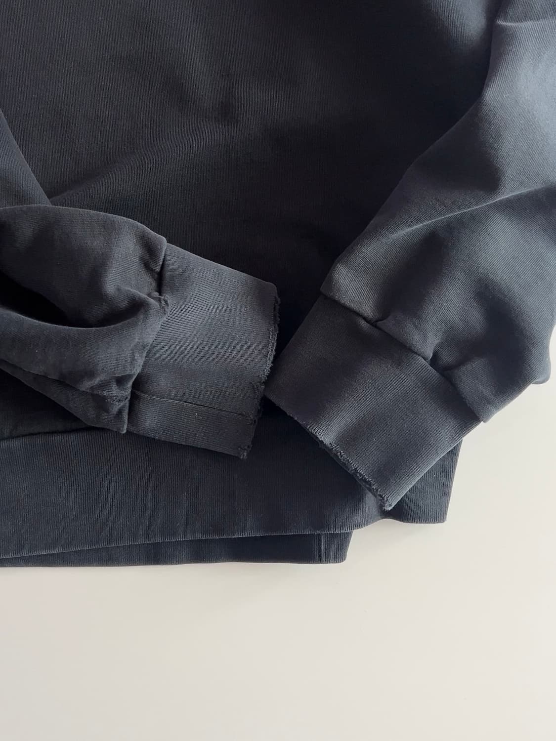 칼하트 블랙 카모 로고 맨투맨 XL 상품이미지4