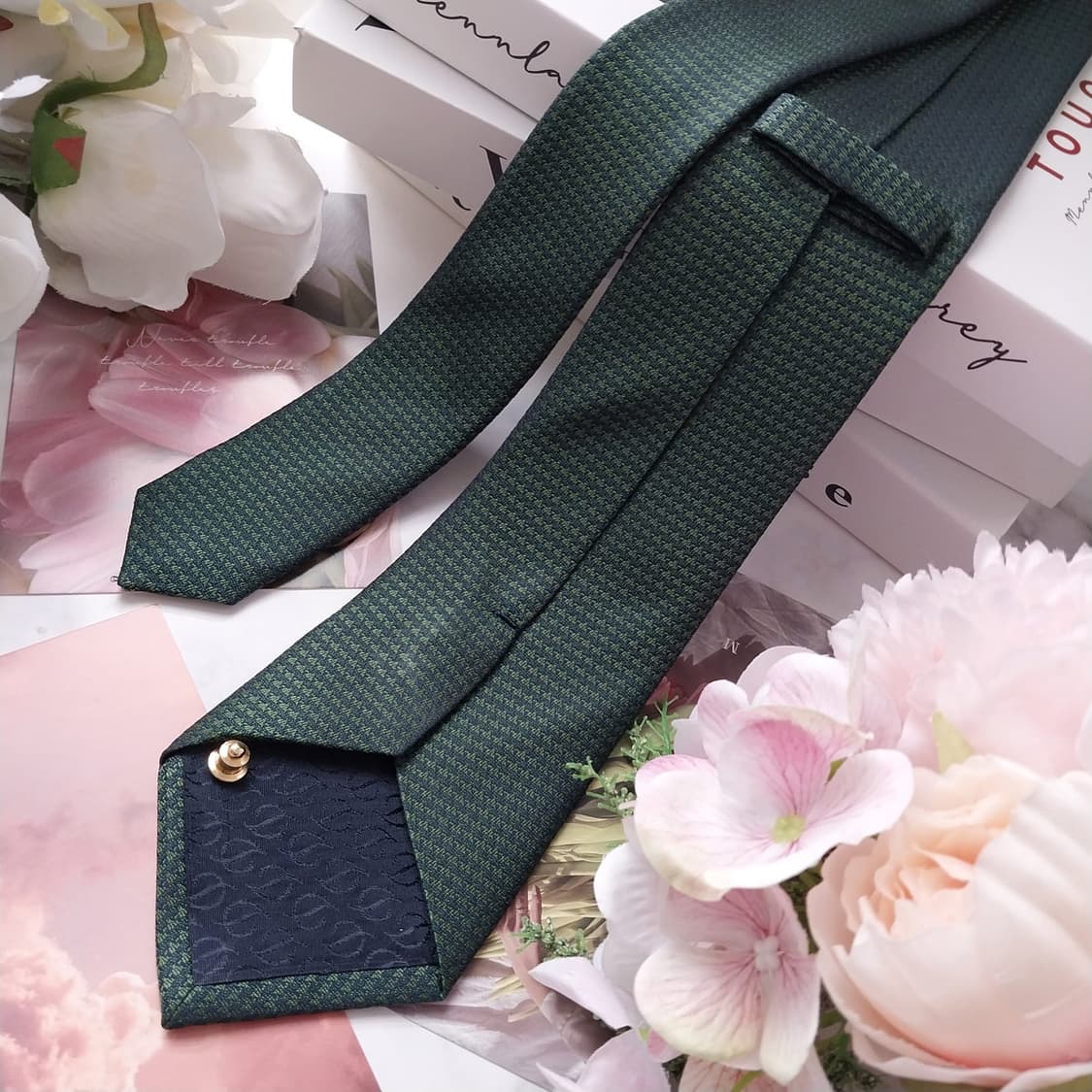 에스 티 듀퐁 실크 그린 패턴 넥타이 8.1cm A+등급 K1037
 상품이미지4