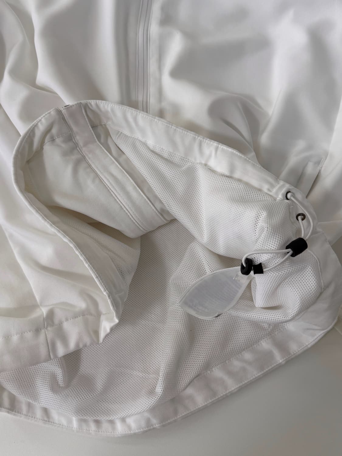 나이키 루즈핏 미니멀 화이트 스우시 트랙 바람막이 자켓  상품이미지4