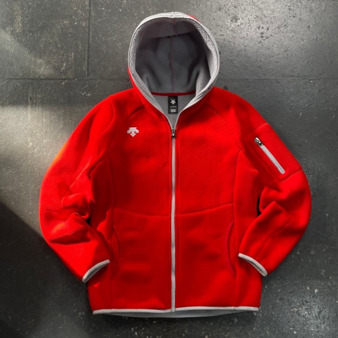 100 데상트 후리스  상품이미지1