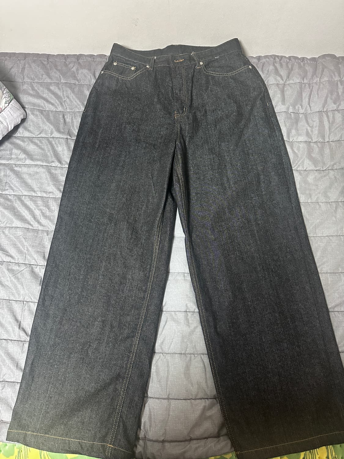 아캄 레더 패치 데님 2사이즈 팝니다. 상품이미지2