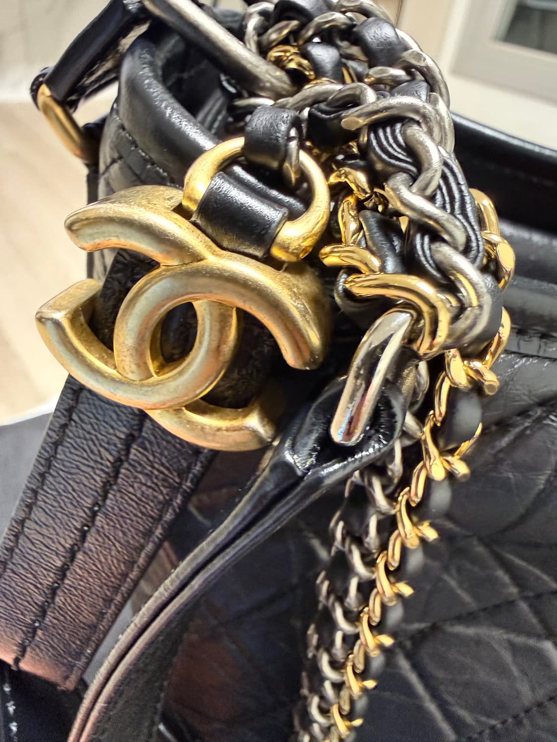 샤넬 빈티지카프스킨 호보백 신미듐 28번대 상품이미지3