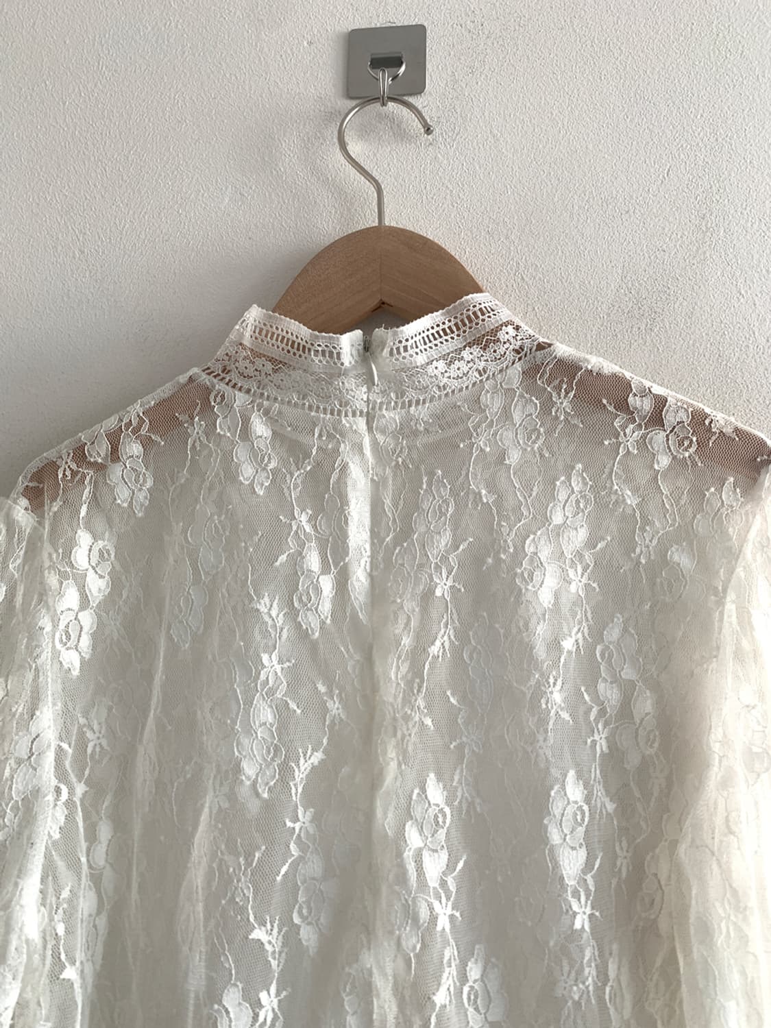 Lace high neck blouse(ivory) 상품이미지7