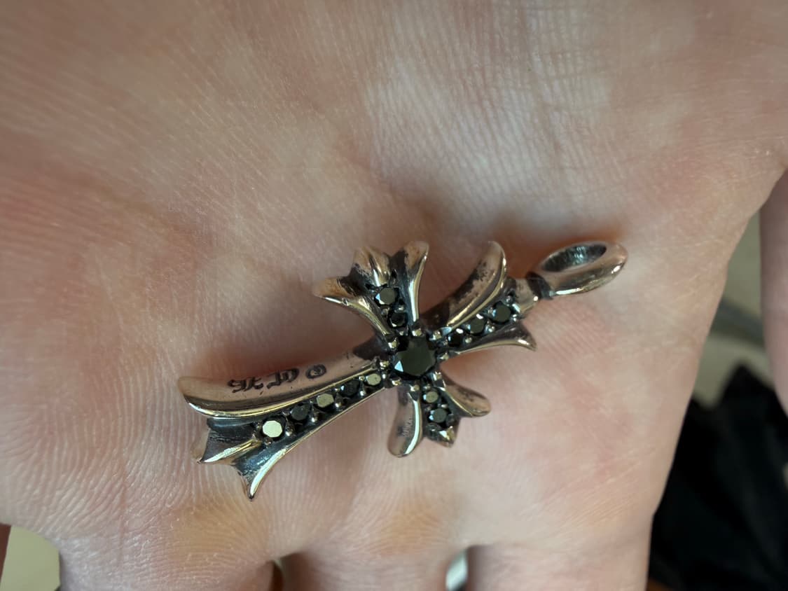 크롬하츠 타이니펫 크로스 펜던트 블랙다이아 풀파베 상품이미지7