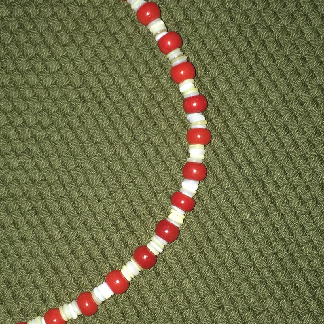 레드&화이트 비즈 목걸이 상품이미지2