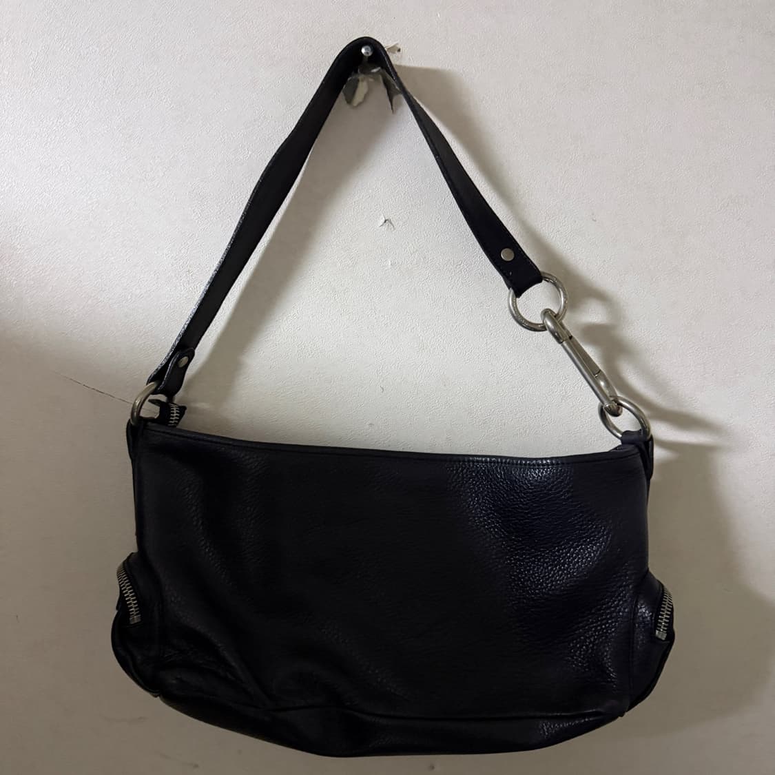 버버리 소가죽 여성 레더 숄더백 상품이미지4